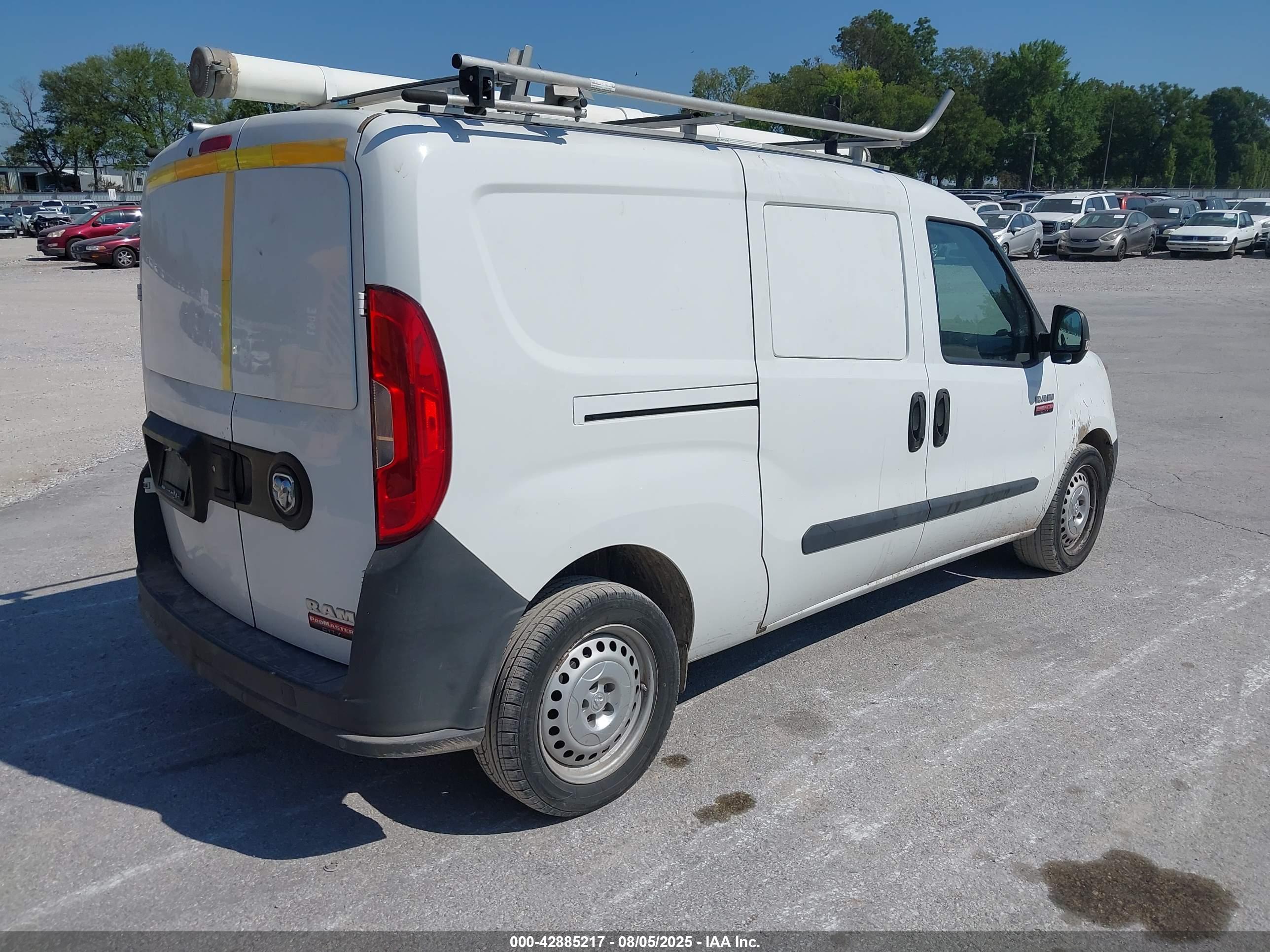 2017 RAM ProMaster City — VIN ZFBERFABXH6G92457 — photo 4